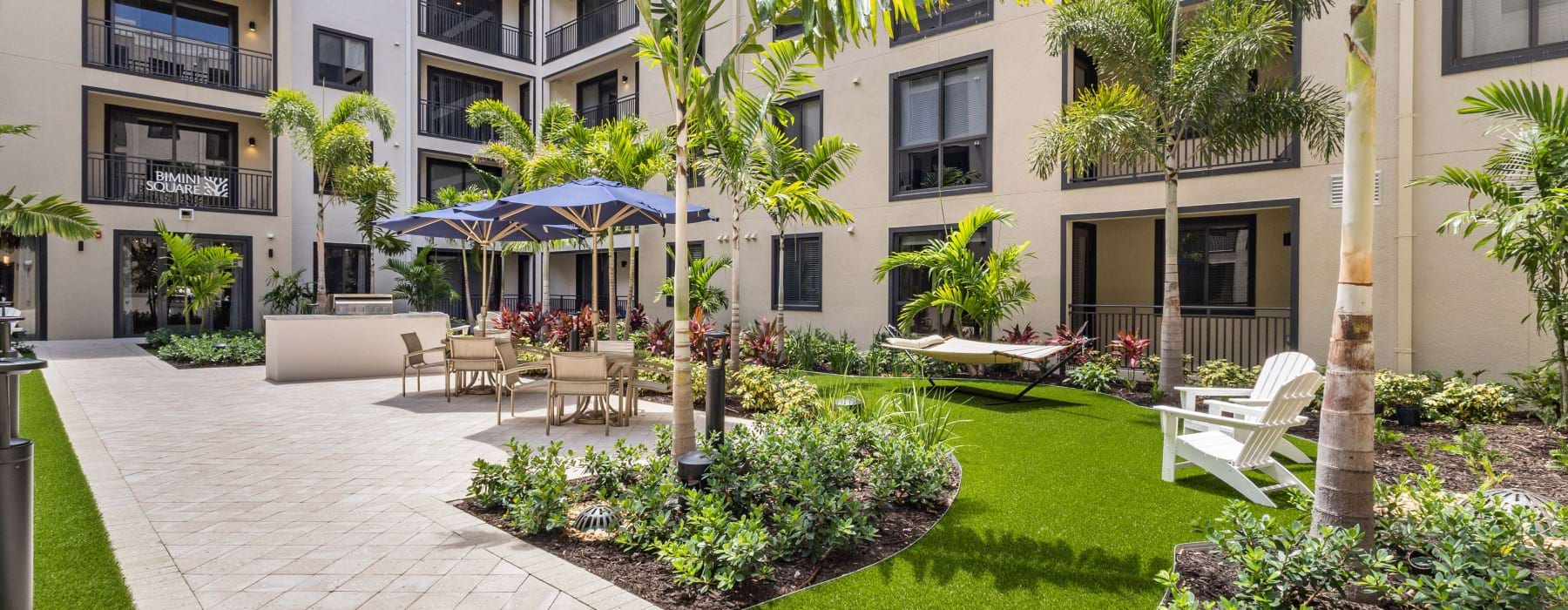 Bimini Square Courtyard